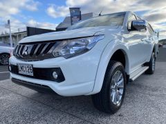 Photo of the vehicle Mitsubishi Triton