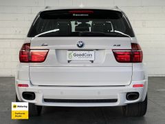 Photo of the vehicle BMW X5