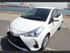 Photo of the vehicle Toyota Vitz