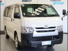 Photo of the vehicle Toyota HiAce