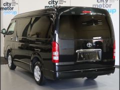 Photo of the vehicle Toyota HiAce