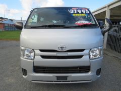 Photo of the vehicle Toyota HiAce