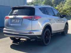 Photo of the vehicle Toyota RAV4