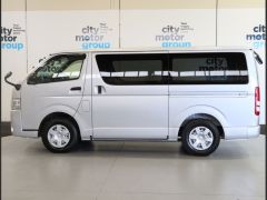 Photo of the vehicle Toyota HiAce