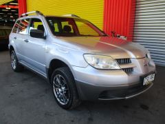 Photo of the vehicle Mitsubishi Airtrek