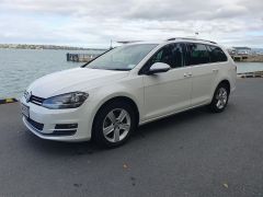 Photo of the vehicle Volkswagen Golf