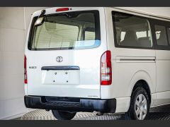 Photo of the vehicle Toyota HiAce