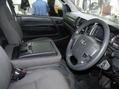 Photo of the vehicle Toyota HiAce