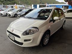 Photo of the vehicle Fiat Punto