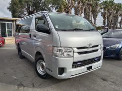 Photo of the vehicle Toyota HiAce