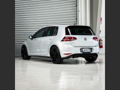 Photo of the vehicle Volkswagen Golf