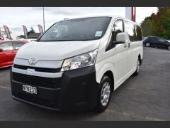 Photo of the vehicle Toyota HiAce