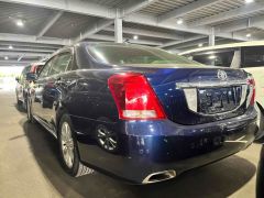 Photo of the vehicle Toyota Crown