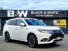 Photo of the vehicle Mitsubishi Outlander