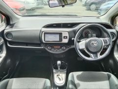 Photo of the vehicle Toyota Vitz