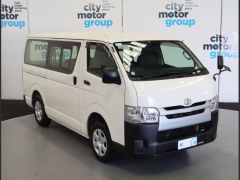 Photo of the vehicle Toyota HiAce