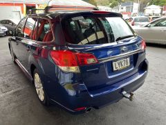 Photo of the vehicle Subaru Legacy