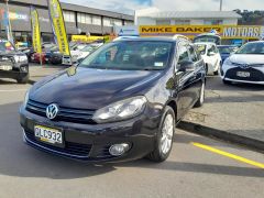 Photo of the vehicle Volkswagen Golf