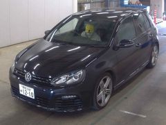 Photo of the vehicle Volkswagen Golf