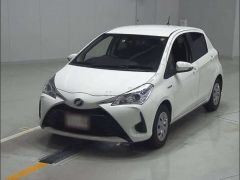 Photo of the vehicle Toyota Vitz