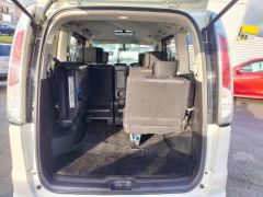 Photo of the vehicle Nissan Serena