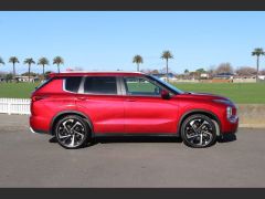 Photo of the vehicle Mitsubishi Outlander