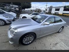 Photo of the vehicle Toyota Crown