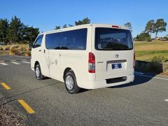 Photo of the vehicle Toyota HiAce