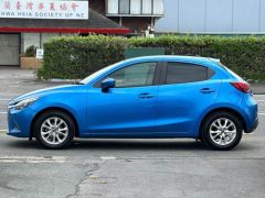 Photo of the vehicle Mazda Demio