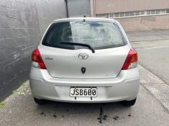 Photo of the vehicle Toyota Vitz