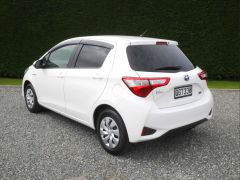 Photo of the vehicle Toyota Vitz