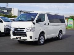 Photo of the vehicle Toyota HiAce