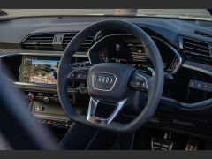 Photo of the vehicle Audi RS Q3