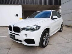 Photo of the vehicle BMW X5