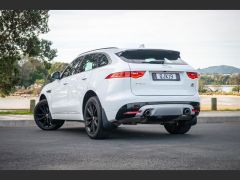 Photo of the vehicle Jaguar F-Pace