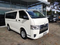 Photo of the vehicle Toyota HiAce