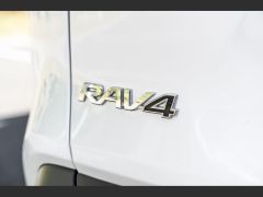 Photo of the vehicle Toyota RAV4