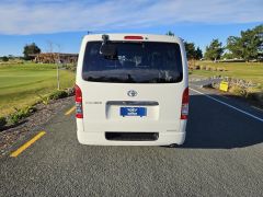 Photo of the vehicle Toyota HiAce