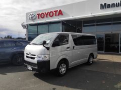 Photo of the vehicle Toyota HiAce