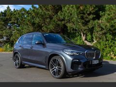 Photo of the vehicle BMW X5