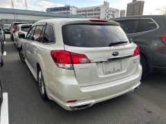 Photo of the vehicle Subaru Legacy