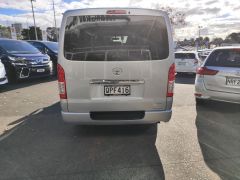 Photo of the vehicle Toyota HiAce