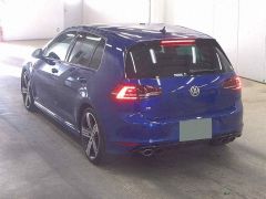 Photo of the vehicle Volkswagen Golf