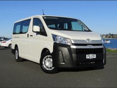 Photo of the vehicle Toyota HiAce