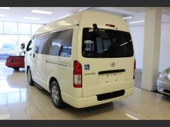 Photo of the vehicle Toyota HiAce