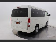 Photo of the vehicle Toyota HiAce