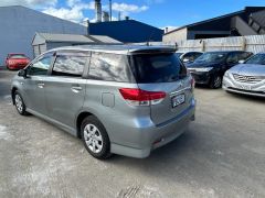 Photo of the vehicle Toyota Wish