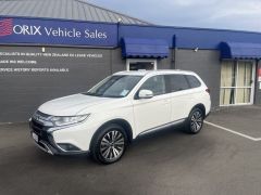 Photo of the vehicle Mitsubishi Outlander