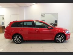 Photo of the vehicle Volkswagen Golf