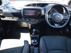 Photo of the vehicle Toyota Vitz